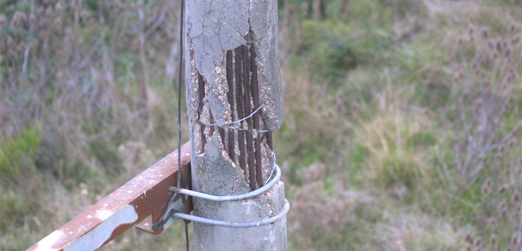 Poste Deteriorado 2